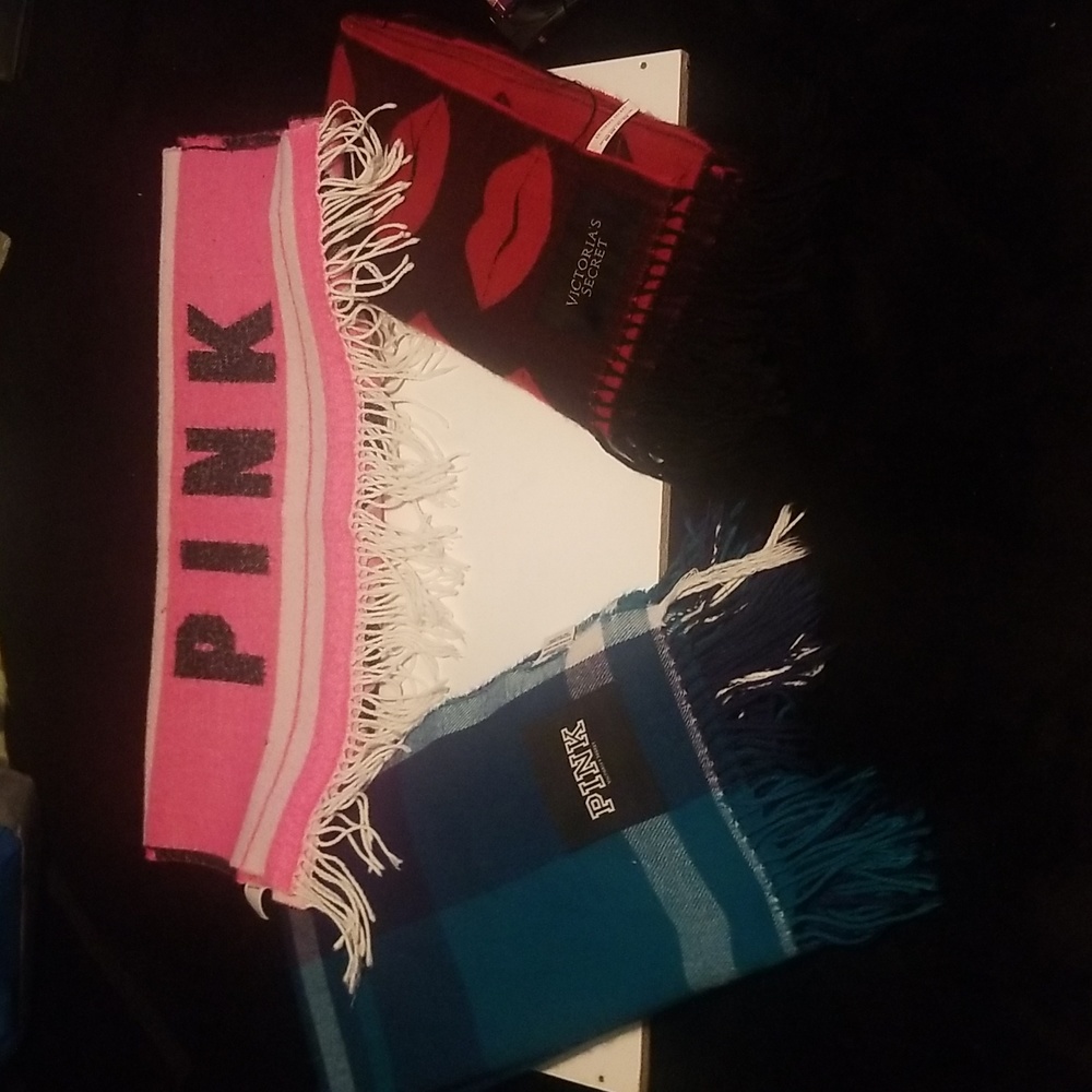 Victoria Secret Lot Of 3 Throw Blankets Great Condition Like New